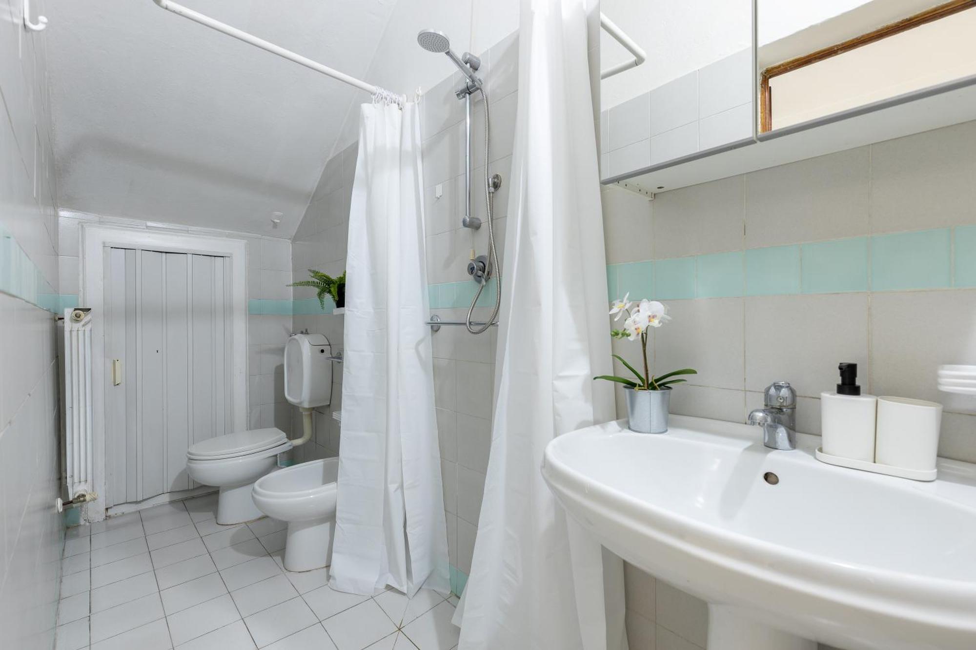Pisa Bright Apartment Near The Airport Exteriör bild